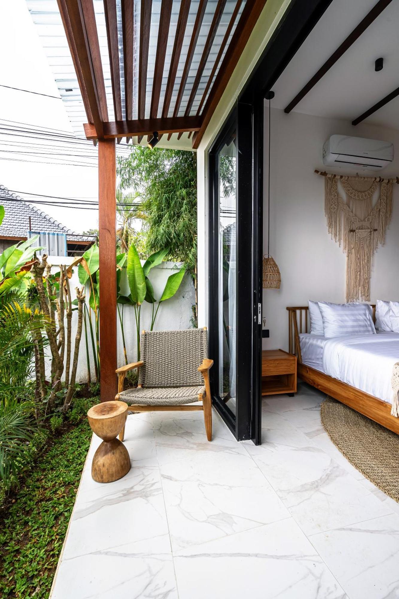 Blue Wave Luxury 3 Bedroom & Private Pool Ubud